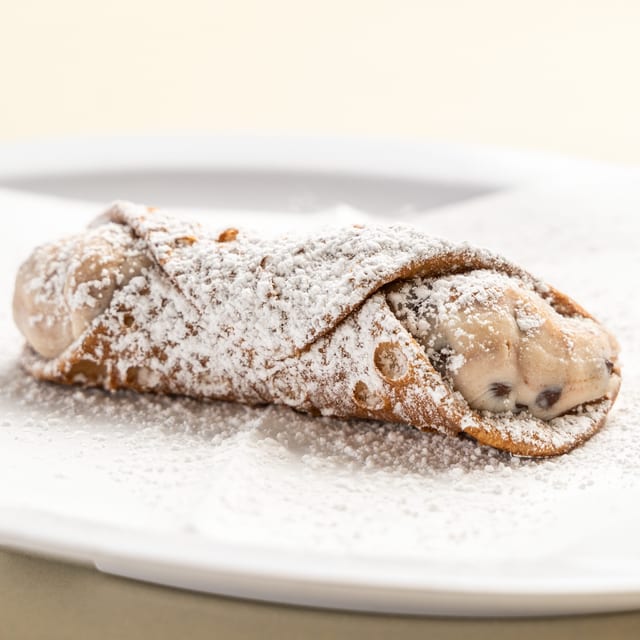 Cannoli.